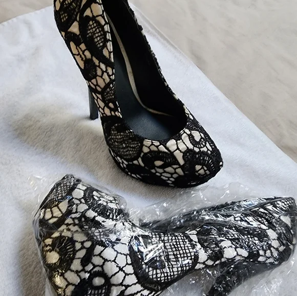 Charlotte Russe High Heels - Picture 2 of 4